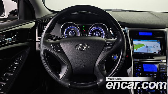 Hyundai Sonata 2011 — photo 13