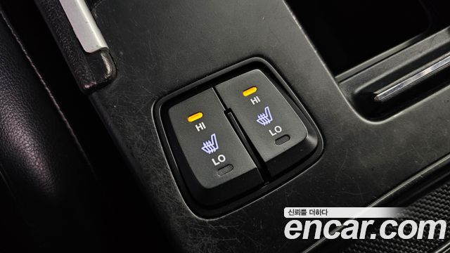 Hyundai Sonata 2011 — photo 17