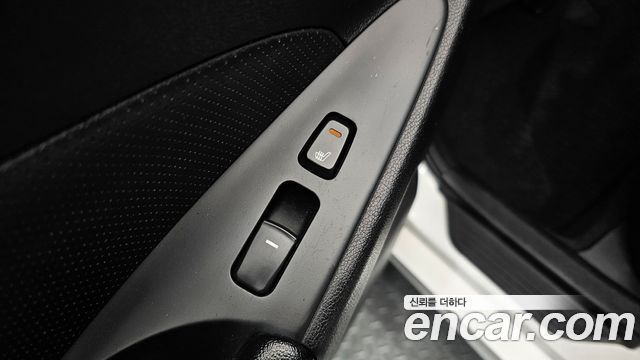 Hyundai Sonata 2011 — photo 19