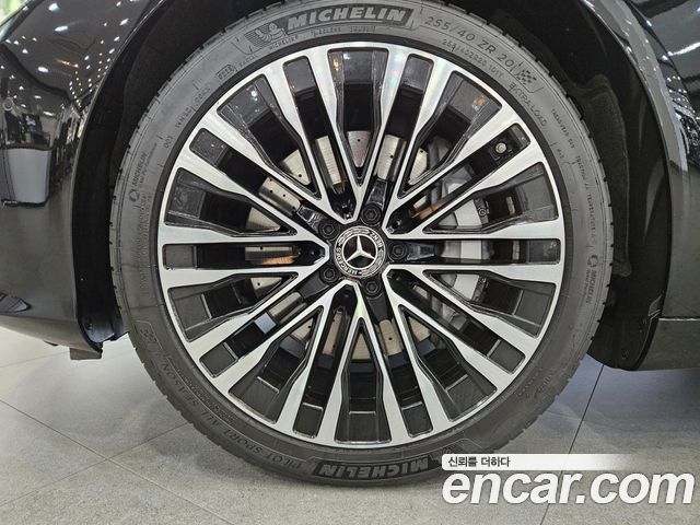 Mercedes-Benz S-Class 2023 — photo 5