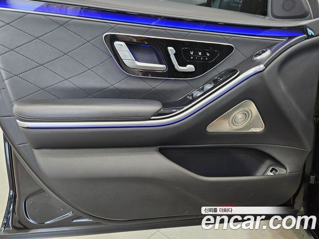 Mercedes-Benz S-Class 2023 — photo 11