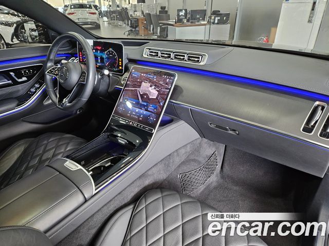 Mercedes-Benz S-Class 2023 — photo 13