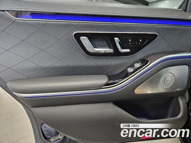 Mercedes-Benz S-Class 2023 — photo 14