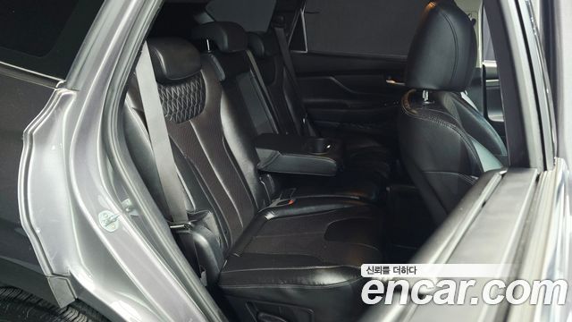 Hyundai Santafe 2019 — photo 17
