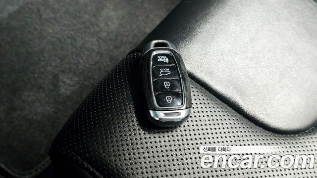 Hyundai Santafe 2019 — photo 23