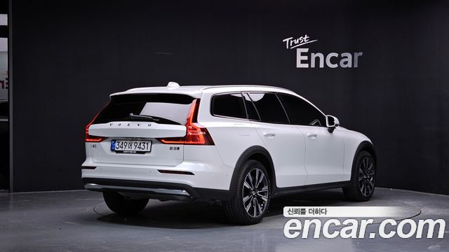 Volvo V60 2025 — photo 2