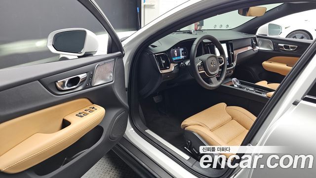 Volvo V60 2025 — photo 13