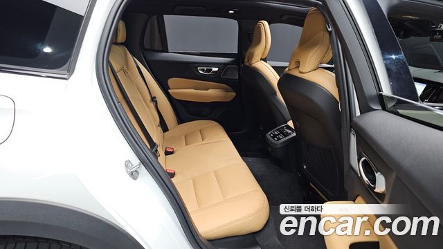 Volvo V60 2025 — photo 17