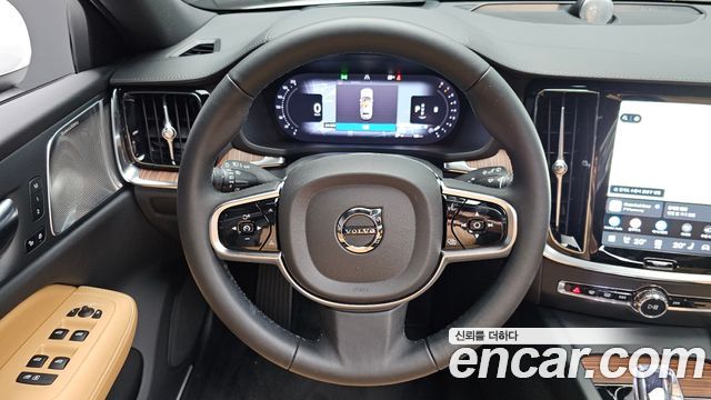 Volvo V60 2025 — photo 18