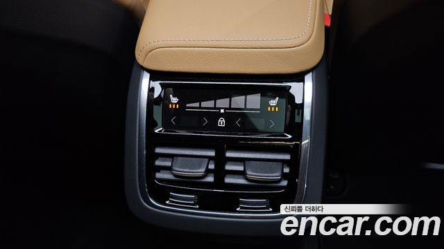 Volvo V60 2025 — photo 24