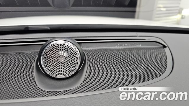 Volvo V60 2025 — photo 31