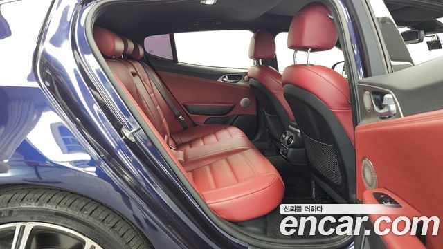 Kia Stinger 2018 — photo 12