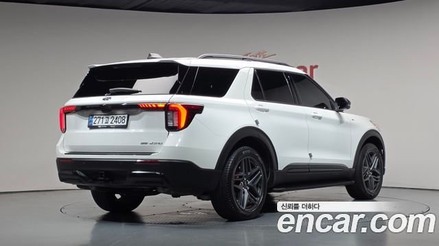 Ford Explorer 2025 — photo 2
