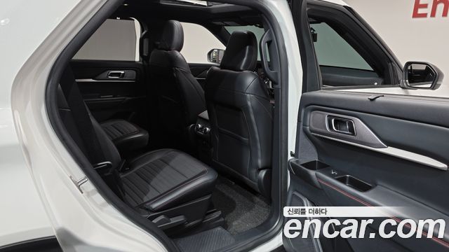 Ford Explorer 2025 — photo 18