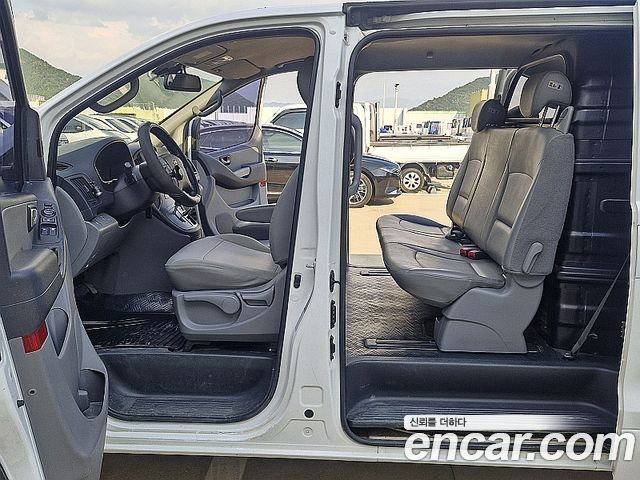Hyundai Starex 2015 — photo 9