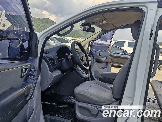Hyundai Starex 2015 — photo 11