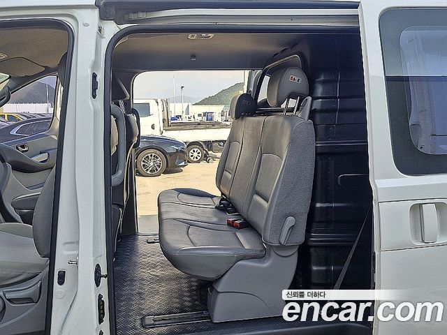 Hyundai Starex 2015 — photo 12