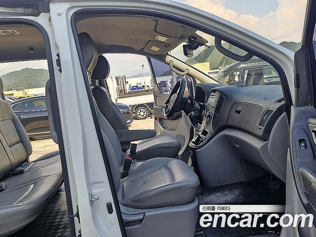 Hyundai Starex 2015 — photo 13