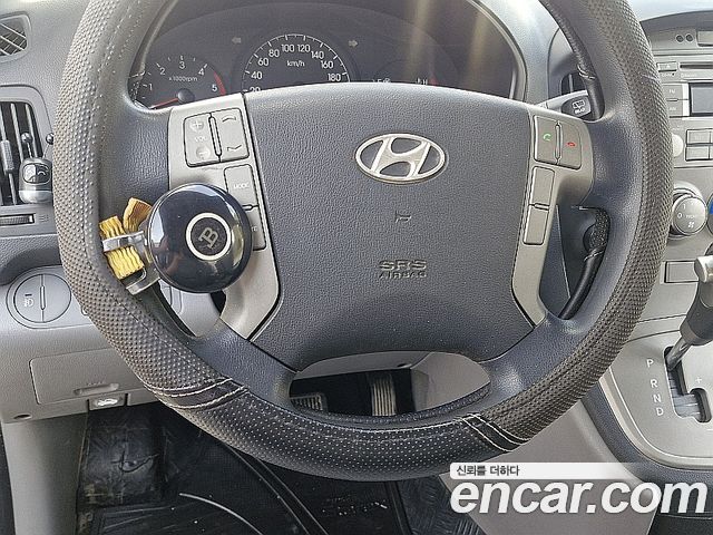 Hyundai Starex 2015 — photo 18