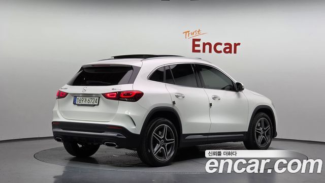 Mercedes-Benz GLA-Class 2020 — photo 2