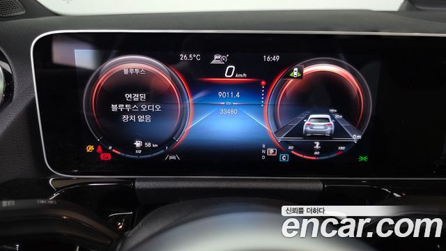 Mercedes-Benz GLA-Class 2020 — photo 11