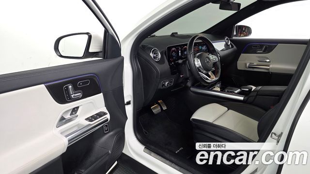 Mercedes-Benz GLA-Class 2020 — photo 13