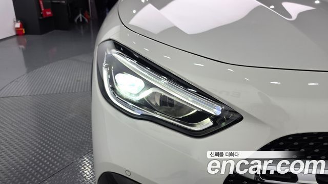 Mercedes-Benz GLA-Class 2020 — photo 8