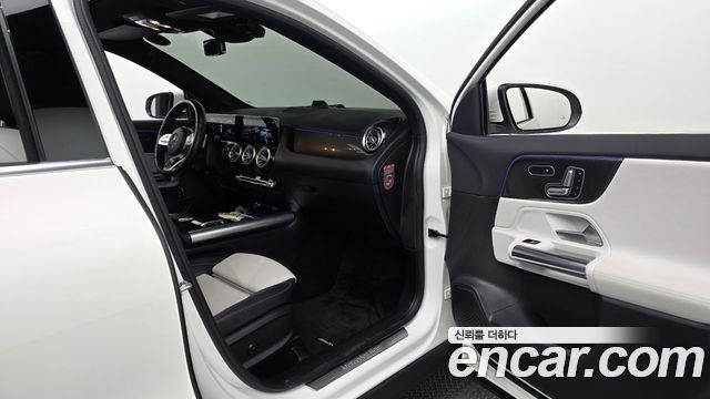 Mercedes-Benz GLA-Class 2020 — photo 16
