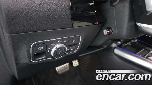 Mercedes-Benz GLA-Class 2020 — photo 29
