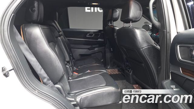 Ford Explorer 2016 — photo 18