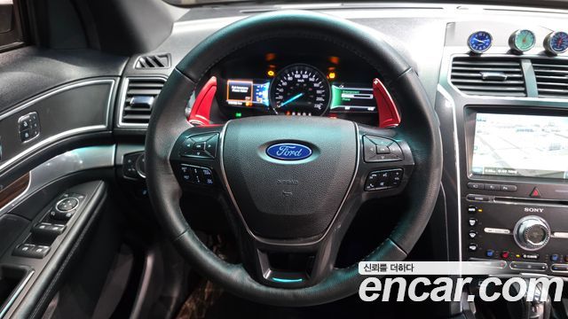 Ford Explorer 2016 — photo 19