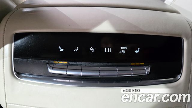 Cadillac Escalade 2023 — photo 21