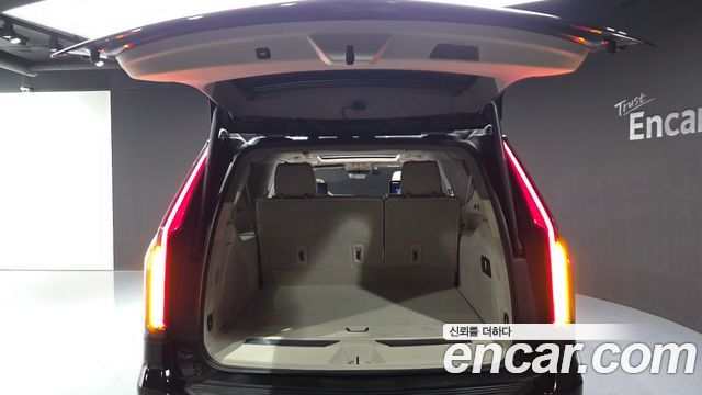 Cadillac Escalade 2023 — photo 26