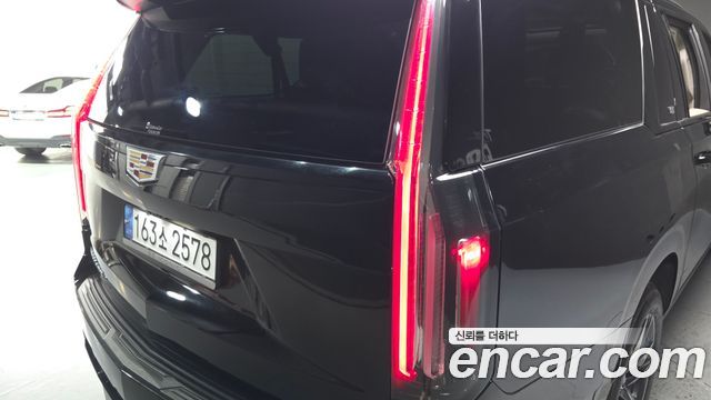 Cadillac Escalade 2023 — photo 9