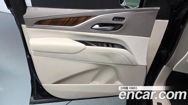 Cadillac Escalade 2023 — photo 14