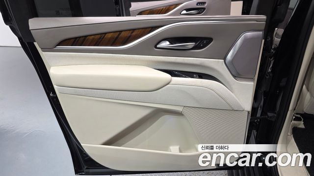 Cadillac Escalade 2023 — photo 15