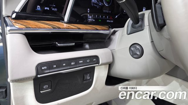Cadillac Escalade 2023 — photo 29
