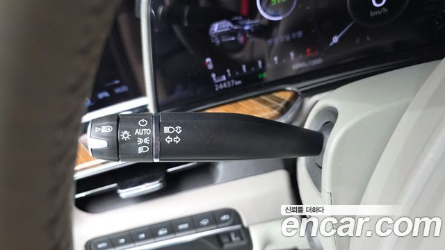 Cadillac Escalade 2023 — photo 30