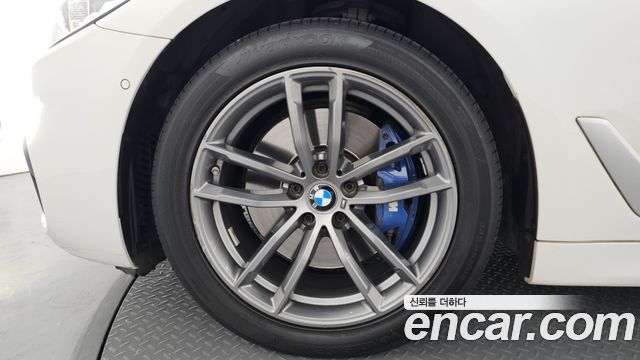 BMW 5-Series 2018 — photo 5