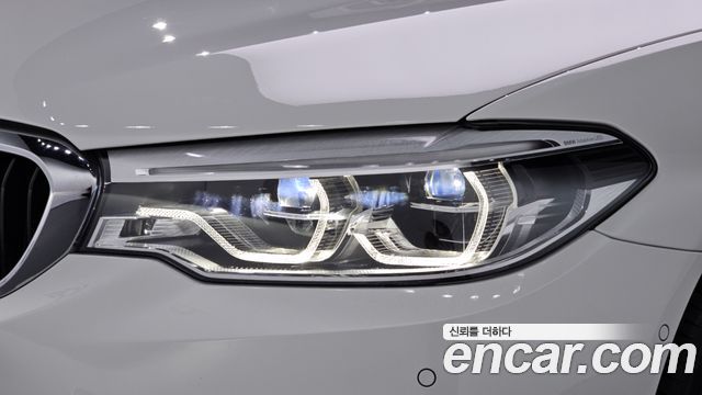 BMW 5-Series 2018 — photo 8