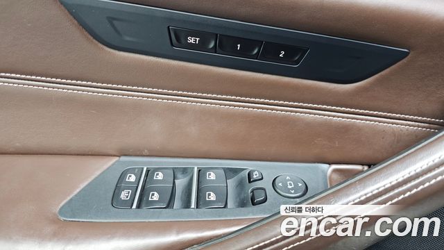 BMW 5-Series 2018 — photo 30
