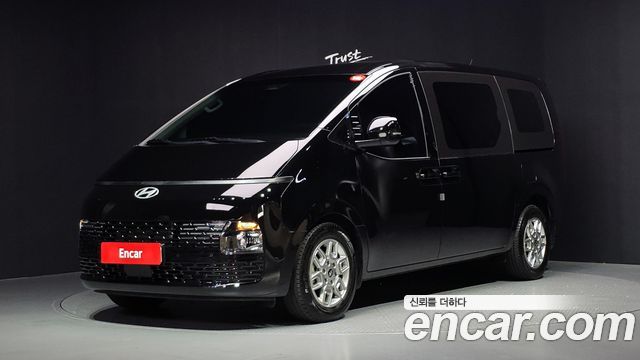 Hyundai Staria 2025 — photo 1
