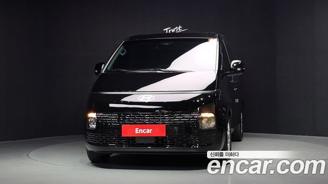 Hyundai Staria 2025 — photo 3