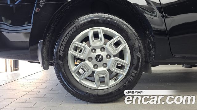 Hyundai Staria 2025 — photo 5
