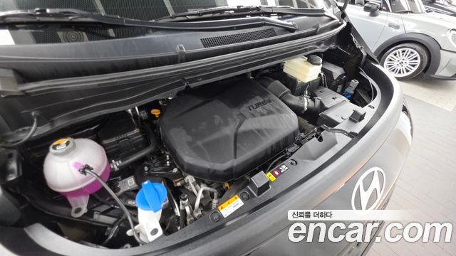 Hyundai Staria 2025 — photo 6