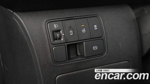 Hyundai Staria 2025 — photo 24