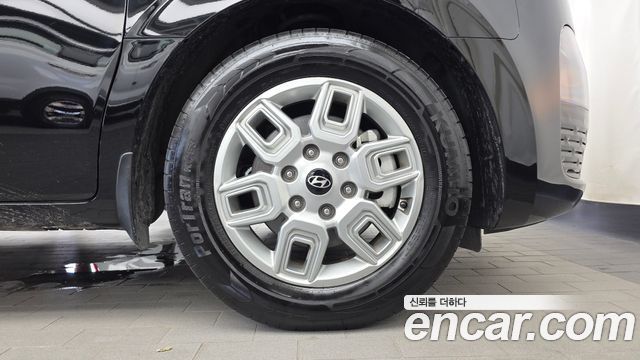 Hyundai Staria 2025 — photo 7