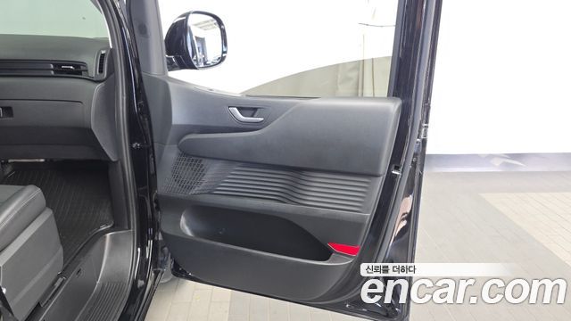 Hyundai Staria 2025 — photo 15