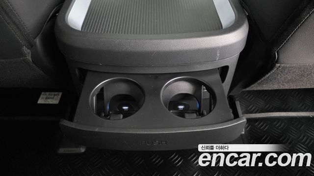 Hyundai Staria 2025 — photo 29