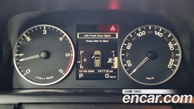 Land Rover Discovery 2013 — photo 8